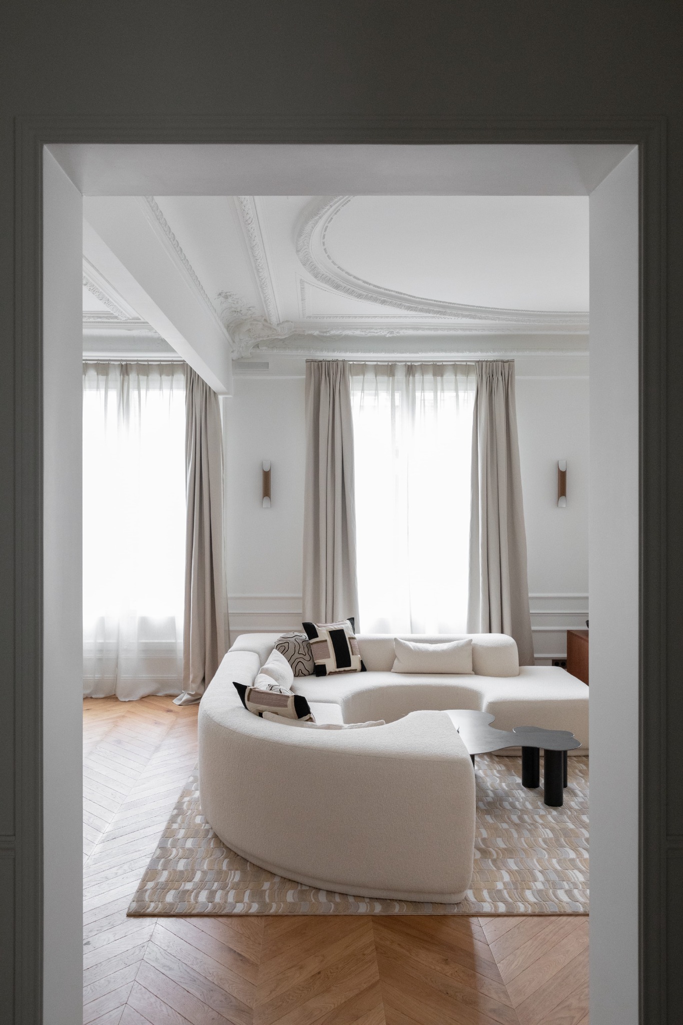 Palais Royal — salon encadré par le passage